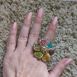 Beautiful Flower Ring!